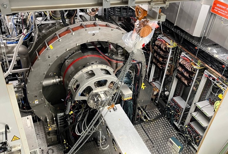 Unravelling the Grand Unification of elementary particles through muon decays