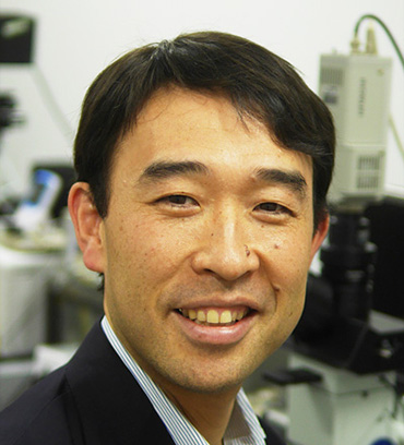 Professor Tetsuya Higashiyama, Department of Biological Sciences, receives the Asahi Prize
