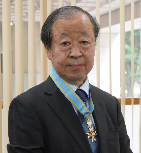 Emeritus Professor Kazuo Makishima was awarded the Order of the Sacred Treasure, Gold Rays with Neck Ribbon.