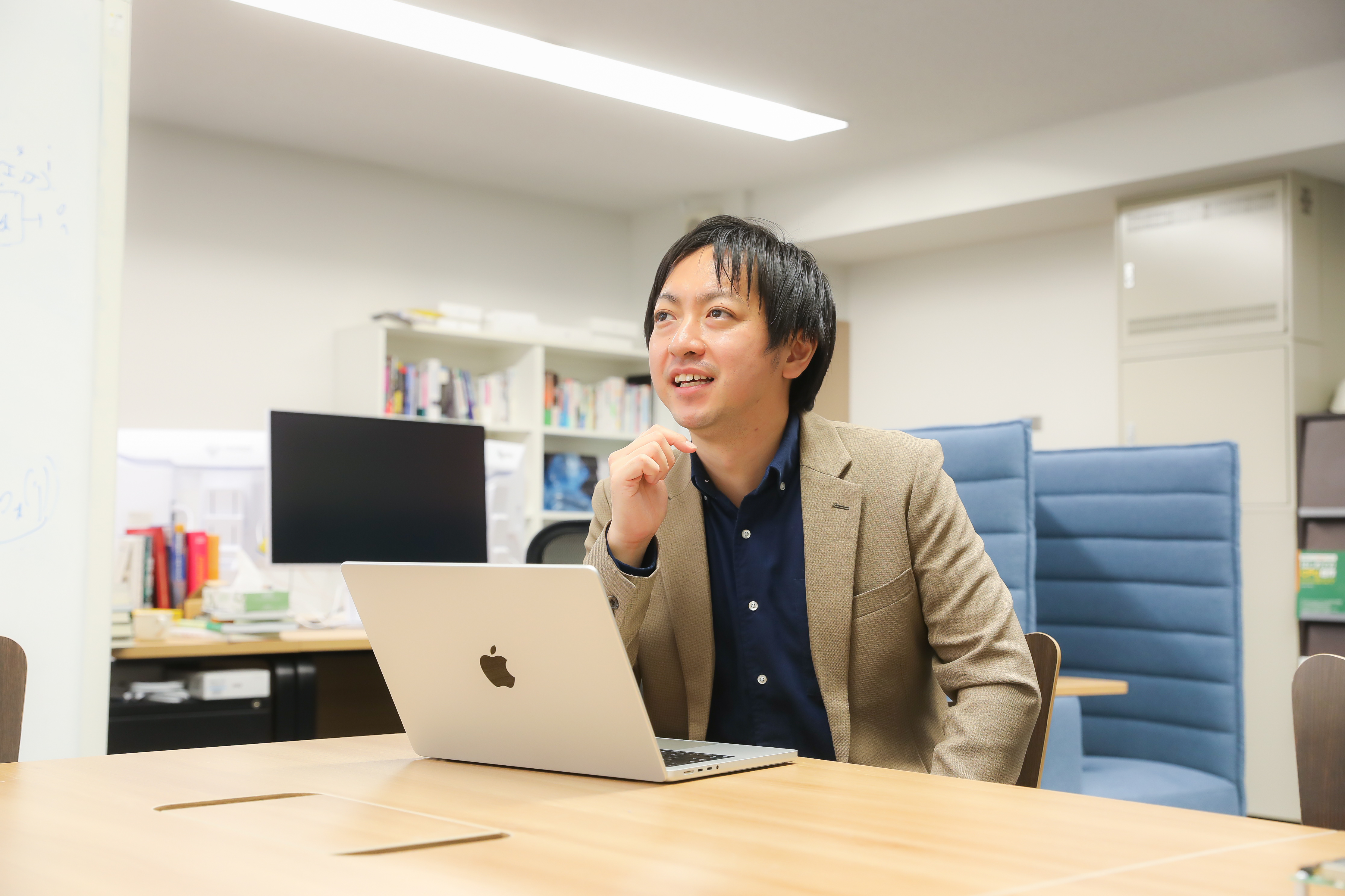 Meet the Researchers in the Sciences Vol. 8 Shinya Takamaeda
